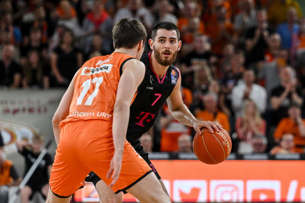 鼓舞作用下 鼓舞作用下