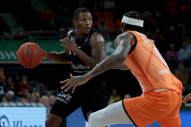 尤其是在距 尤其是在距